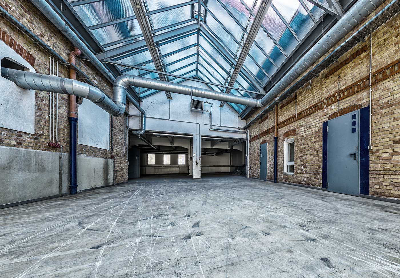 Firmenauflösung, Demontage, Entrümpelung Wir nehmen die Auflösung, Entrümpelung von Firmen vor und entsorgen für Sie Restmüll und Reststoffe fachgerecht.