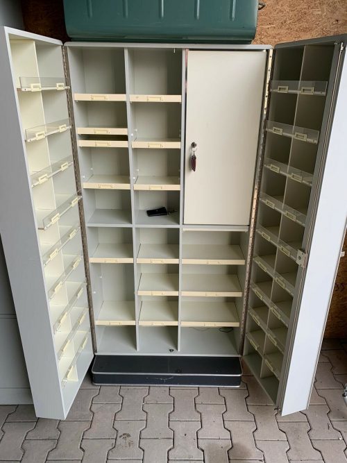 Apothekerschrank